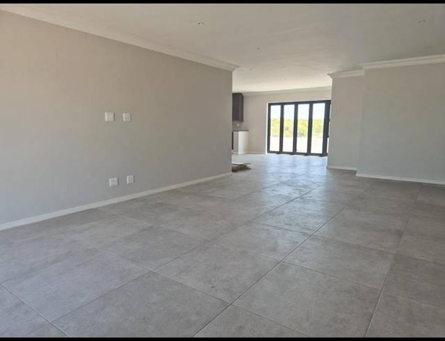 3 BEDROOM HOUSE FOR SALE IN KLEINBAAI